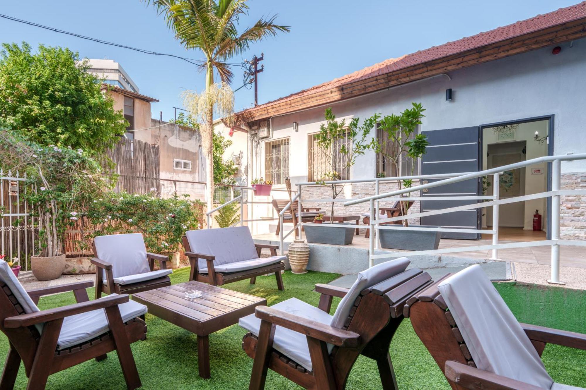 Zimmer Garden Haifa Exteriör bild